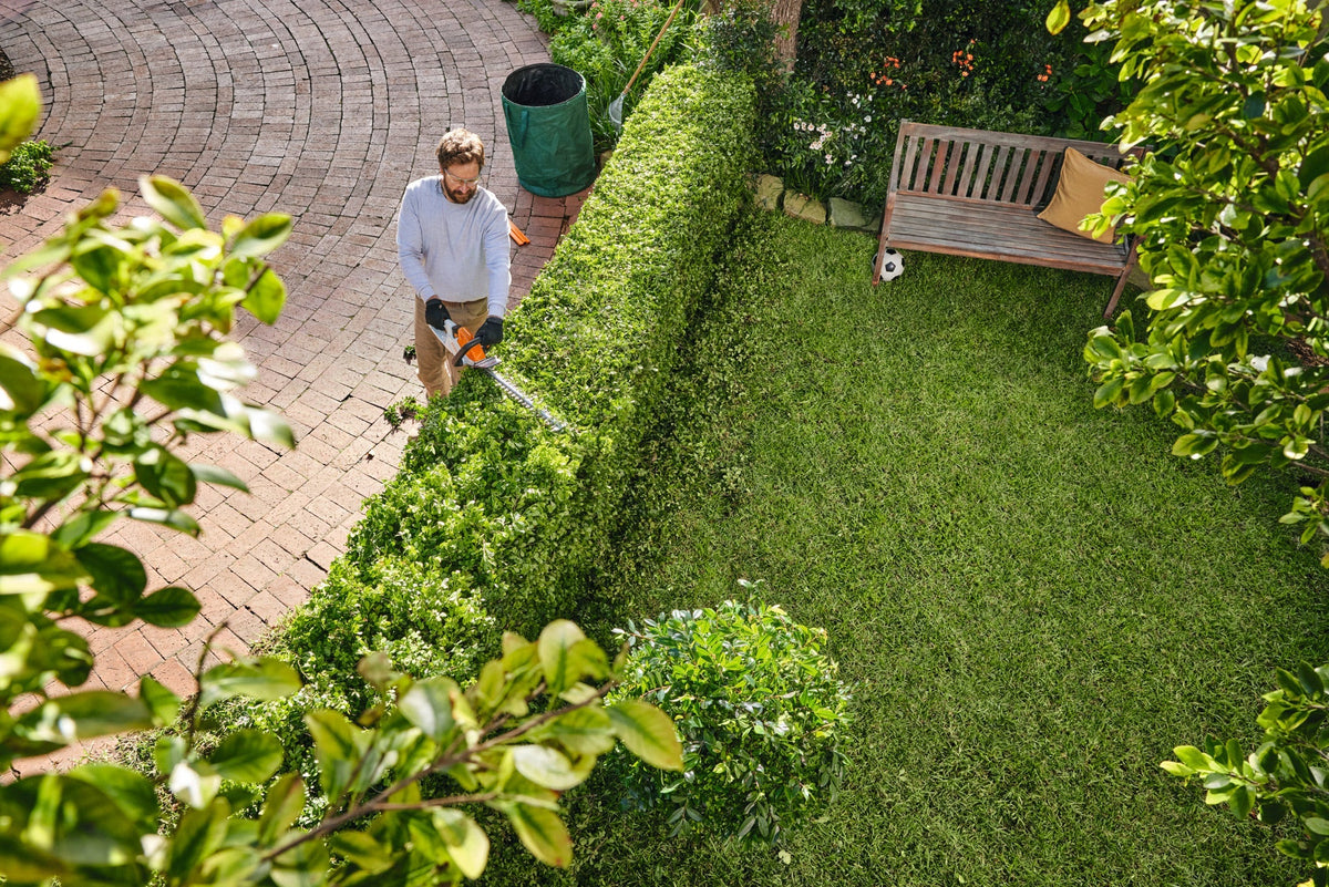 STIHL® HSA 40 Cordless Hedge Trimmer - AS System